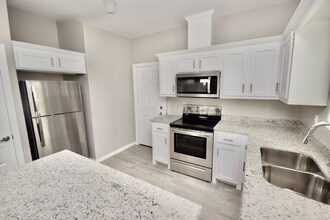 1812 Davenport St, Unit 3 in Weslaco, TX - Building Photo - Building Photo