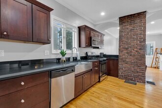681 E 8th St, Unit 1 in Boston, MA - Building Photo - Building Photo