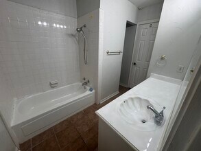 9277 Meandering Dr in North Richland Hills, TX - Foto de edificio - Building Photo