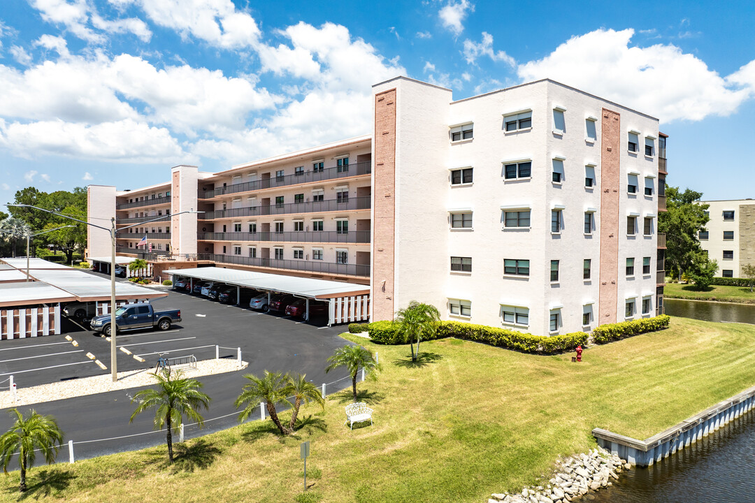 Terrace Park of Five Towns in St. Petersburg, FL - Building Photo