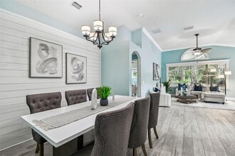 13401 Fawn Springs Dr in Tampa, FL - Building Photo - Building Photo