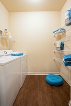 Ansley Falls Apartment Homes in Charlotte, NC - Foto de edificio - Building Photo