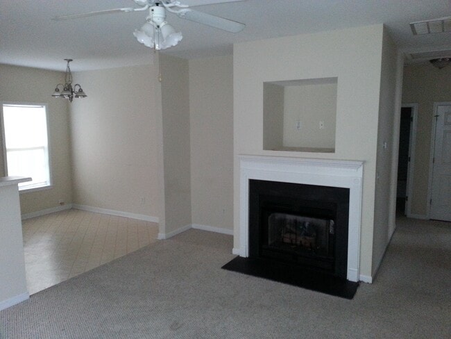 1608 Kay St in Greensboro, NC - Foto de edificio - Building Photo