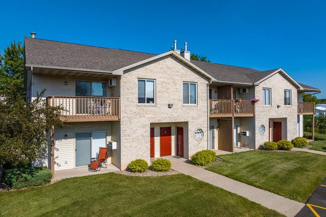 Shade Tree in Kaukauna, WI - Building Photo - Building Photo