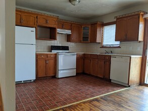 10614 Oakland Ave in Kansas City, MO - Building Photo - Building Photo