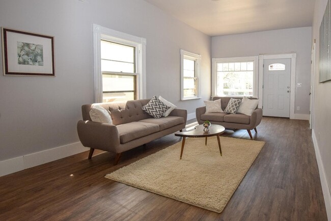 3617 SE Morrison St in Portland, OR - Building Photo - Building Photo