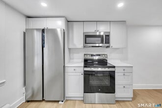 315 Main St in Westport, CT - Building Photo - Building Photo