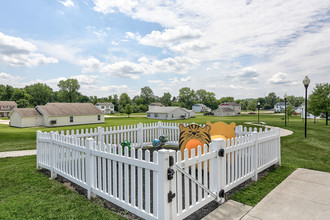 Honeybrook Greene in Utica, OH - Building Photo - Building Photo