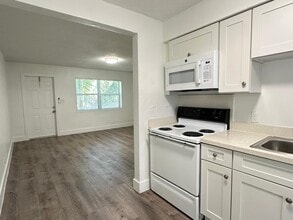 Thomas Street LLC in Hollywood, FL - Building Photo - Building Photo