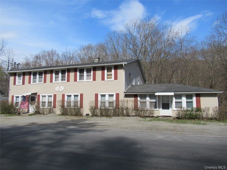 300 Old Rte 55, Unit 5 in Poughquag, NY - Building Photo