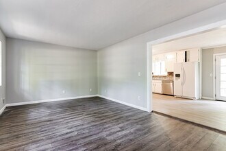 203 Lucan Way in Riverdale, GA - Building Photo - Building Photo