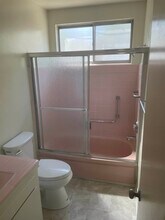 14308 Dickens St in Sherman Oaks, CA - Foto de edificio - Building Photo