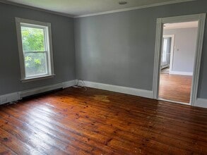 29 Hall Pl in Exeter, NH - Building Photo - Building Photo