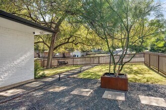 1604 Elmhurst Dr in Austin, TX - Building Photo - Building Photo