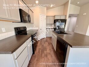 487 W Screech Owl Dr in Kuna, ID - Building Photo - Building Photo