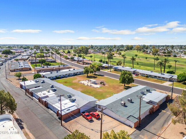 10612 W Oakmont Dr in Sun City, AZ - Building Photo - Building Photo