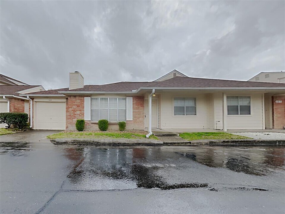 14020 Schroeder Rd-Unit -108 in Houston, TX - Building Photo