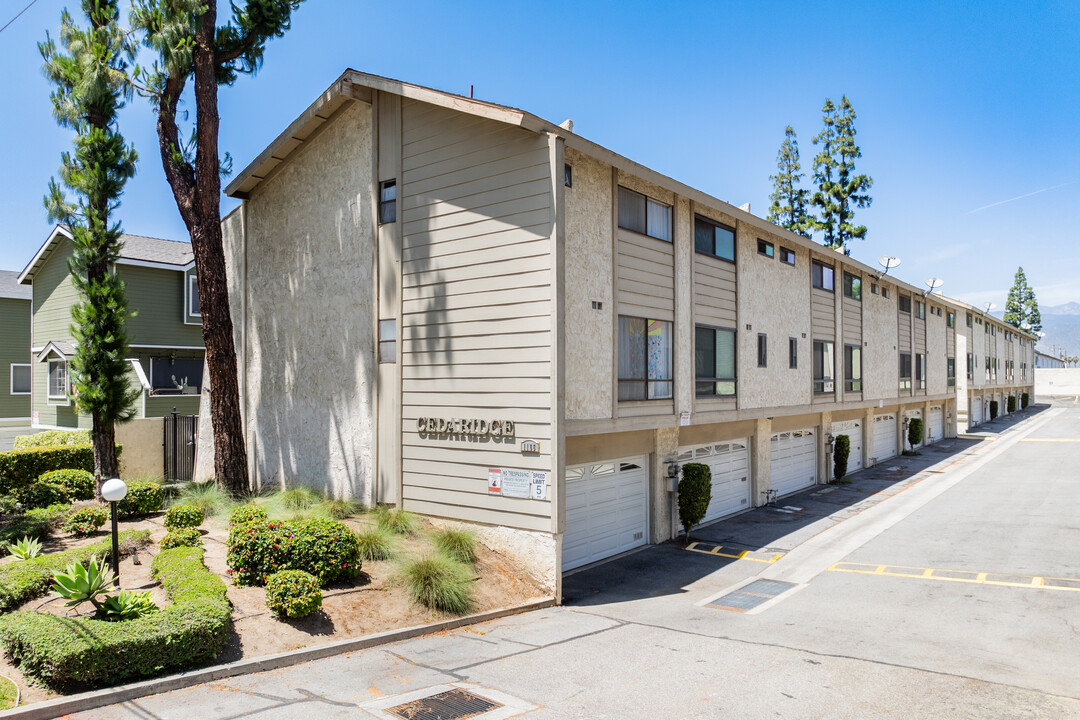 Cedarridge in Covina, CA - Foto de edificio