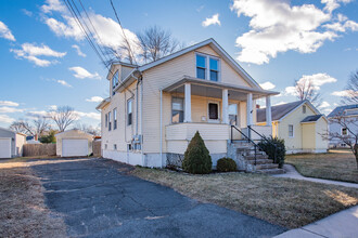 48 Hillside Ave in Plainville, CT - Building Photo - Building Photo