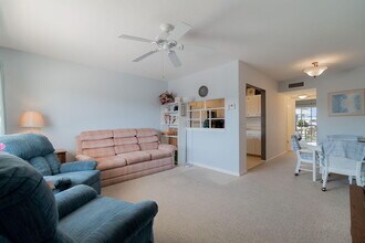 3160 Lake Osborne Dr in Lake Worth Beach, FL - Building Photo - Building Photo