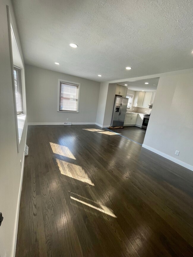 360 W Oriole Trl in Cary, IL - Foto de edificio - Building Photo