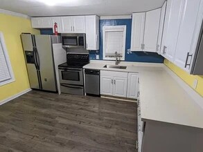 203 Johnson St, Unit #B in Pasadena, TX - Foto de edificio - Building Photo