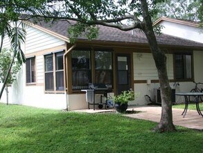 2195 Bancroft Pl in Palm Harbor, FL - Building Photo - Building Photo