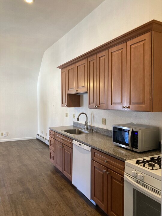 210 NW 5th St, Unit 5 in Cedaredge, CO - Building Photo