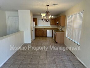 1543 S Danielson Way in Chandler, AZ - Building Photo - Building Photo