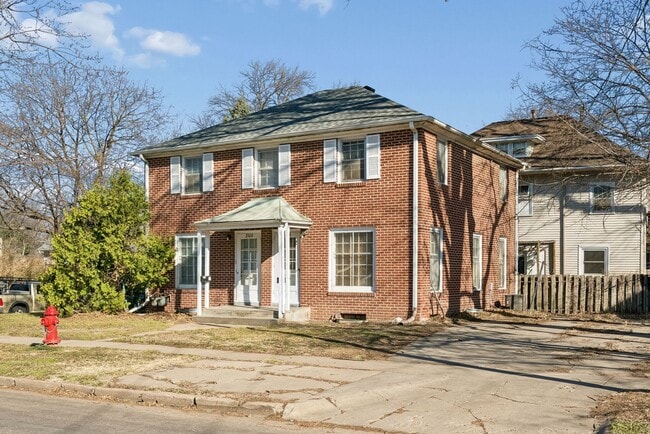 2100 Sumner St in Lincoln, NE - Building Photo - Building Photo