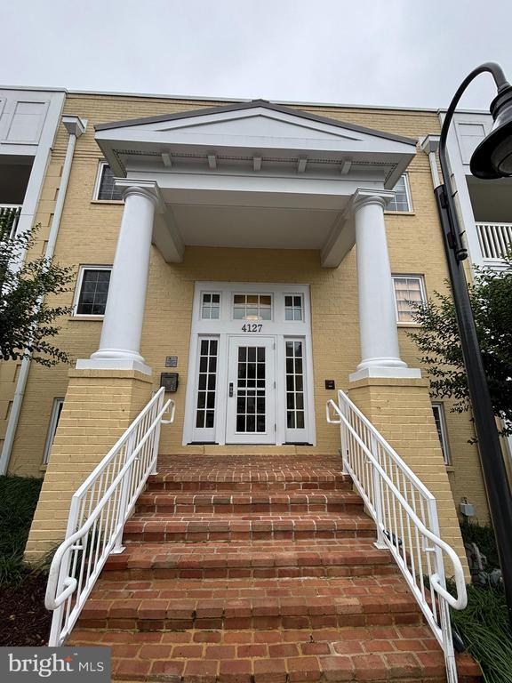 property at 4127 S Four Mile Run Dr