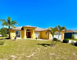 7185 Summit Dr in Winter Haven, FL - Building Photo