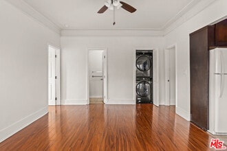 2928 Walton Ave in Los Angeles, CA - Building Photo - Building Photo