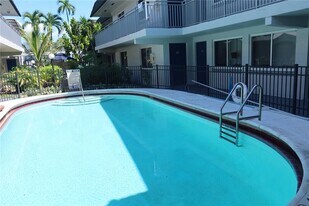 1010 SE 15th St, Unit 110 in Fort Lauderdale, FL - Building Photo