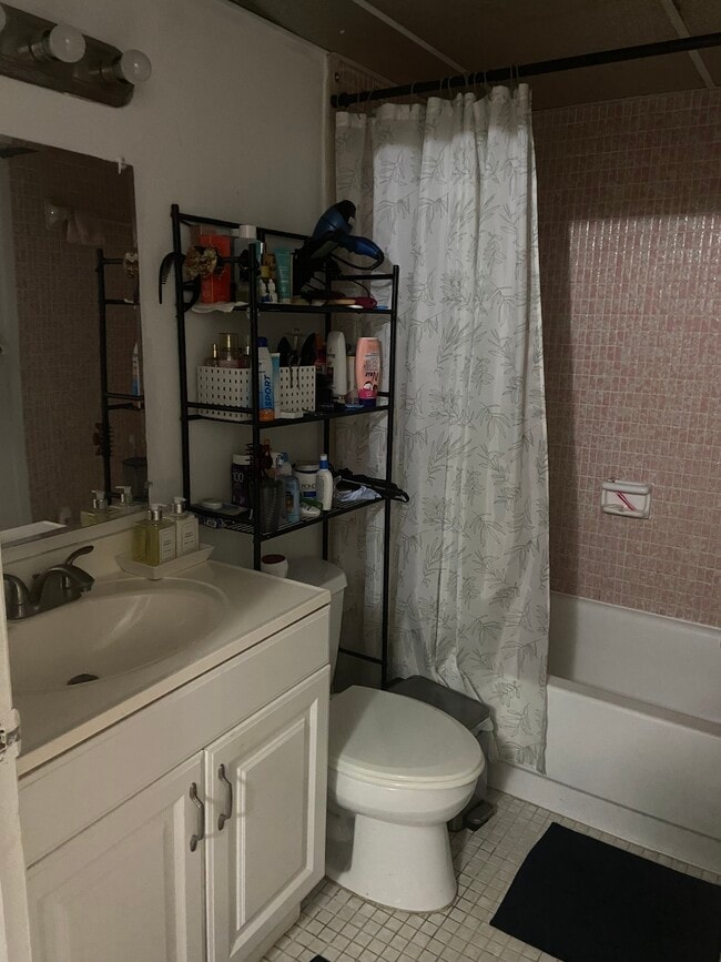 505 NW 72nd Ave in Miami, FL - Building Photo - Building Photo