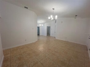 22472 Tennyson Ave in Port Charlotte, FL - Foto de edificio - Building Photo