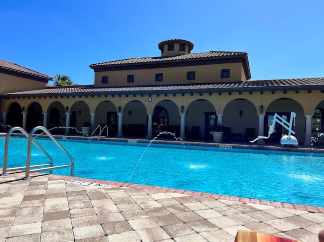 725 Ventura Dr in Satellite Beach, FL - Building Photo - Building Photo
