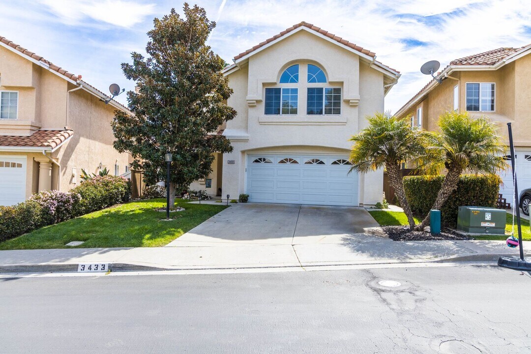 3433 Corte Viejo in Carlsbad, CA - Building Photo
