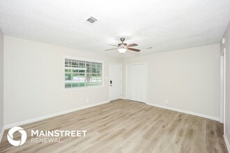 3007 Carriage Ln in Atlanta, GA - Foto de edificio - Building Photo