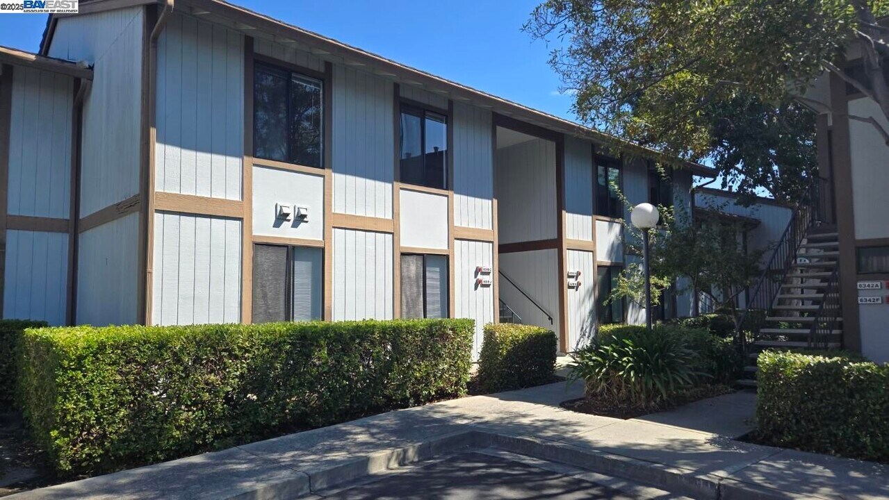 6318 Joaquin Murieta Ave in Newark, CA - Building Photo