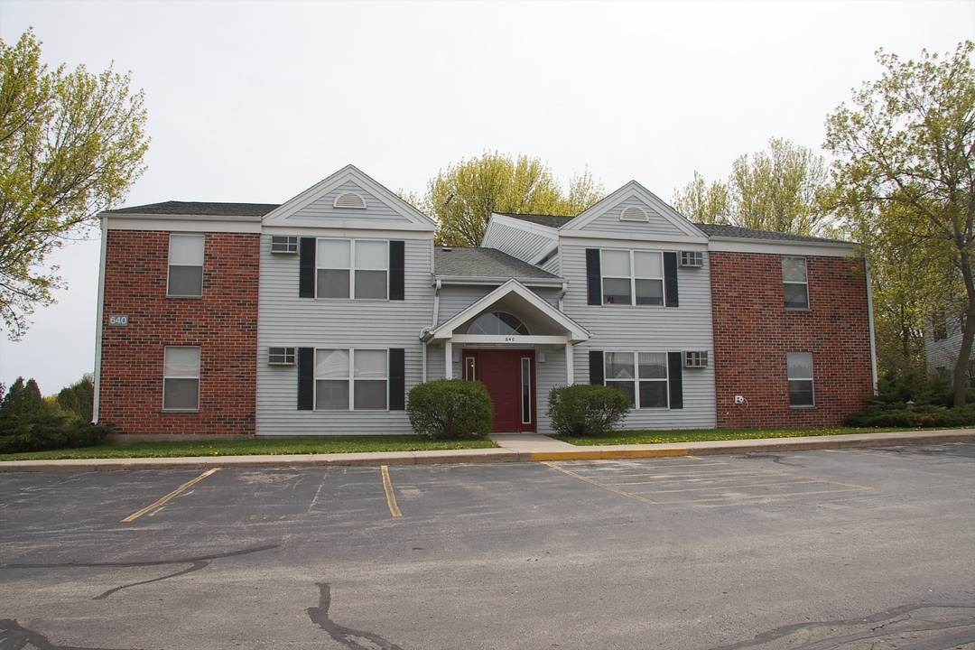 Harvest Meadows Apartments in Saukville, WI - Building Photo