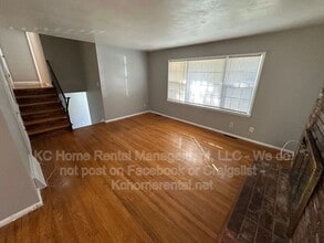 7906 E 93rd St in Kansas City, MO - Building Photo - Building Photo