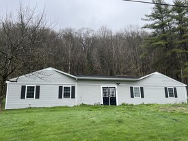 107 Upper Loveland Rd in Norwich, VT - Building Photo