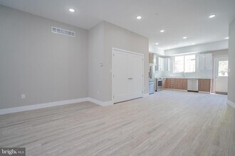 1201 N Taylor St in Philadelphia, PA - Foto de edificio - Building Photo