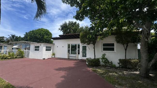 10735 NW 2nd Ct