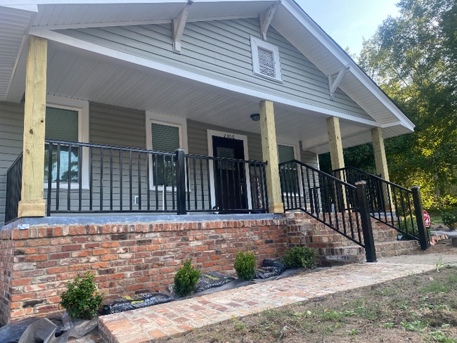2306 Pendleton St in Columbia, SC - Building Photo - Building Photo