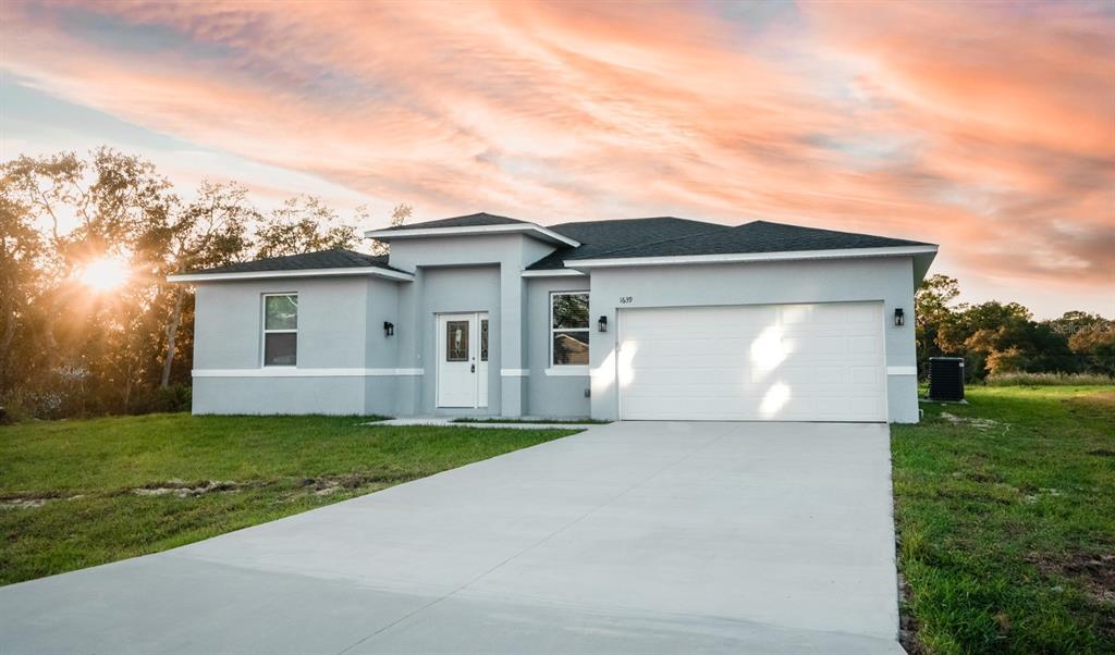 201 Ridge Manor Dr in Lake Wales, FL - Building Photo