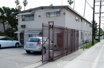 1011 Winchester Ave in Glendale, CA - Building Photo - Building Photo