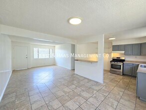 1330 Walnut Ave in Long Beach, CA - Building Photo - Building Photo