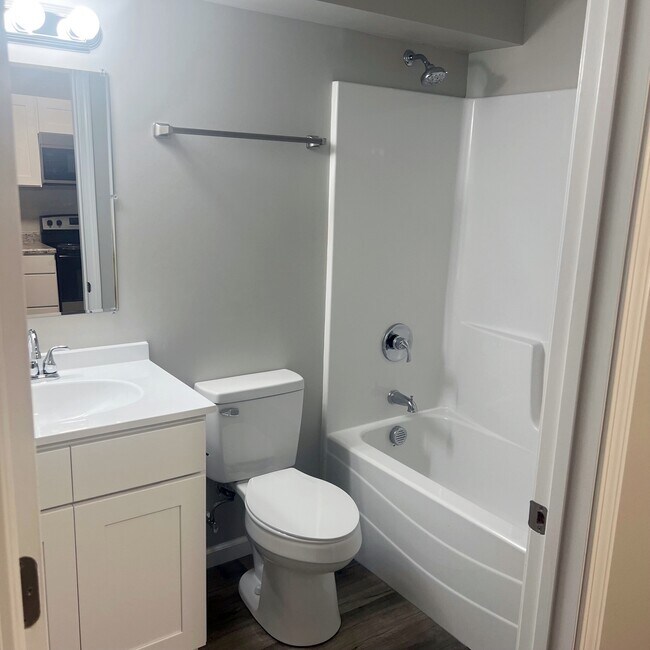 716 Tall Oaks Dr, Unit Apt 110 in St. Clair, MO - Foto de edificio - Building Photo